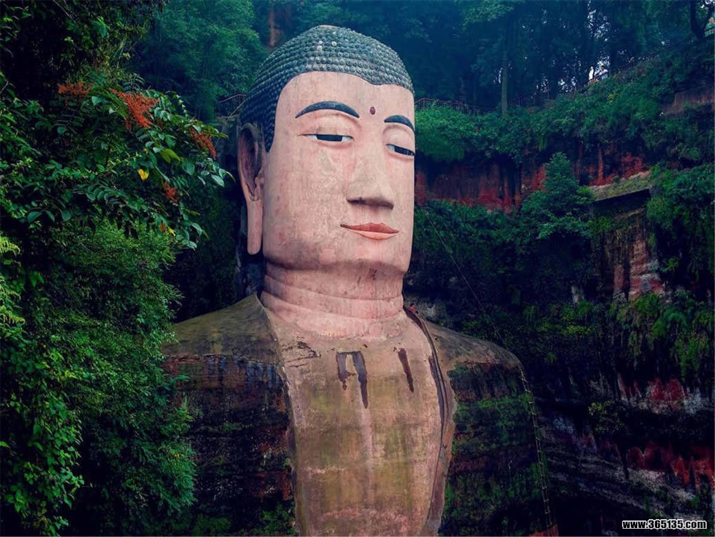 正圆雕塑：中国最大的佛像雕塑“乐山大佛” - 知乎