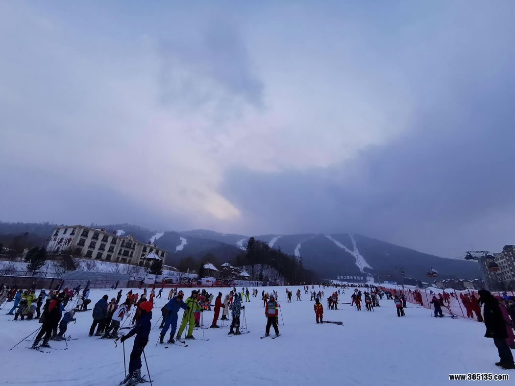 Vlog | Club Med亚布力滑雪初体验_哔哩哔哩_bilibili